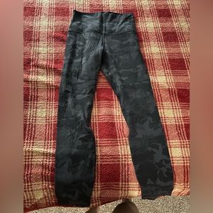 25inch camo lululemon aligns